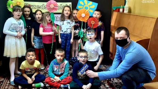 11-stka na fali 89.6 FM: Bez kobiet było by smutno i nudno, a chłopaki by się tylko bili i nie miał by kto ich uspokoić !