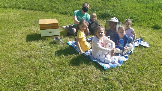 11-stka na fali 89.6 FM: Proszę Pana, tam jest motyl! Czyli z Przedszkolakami o łące na łące, no prawie...