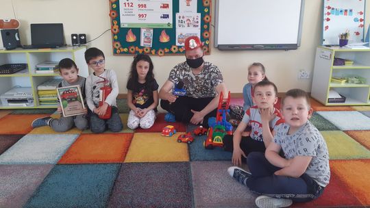 11-stka na fali 89.6 FM: Strażak zdejmuje koty z drzewa, gasi pożar i ratuje ludzi. Dobrze, że jest! 