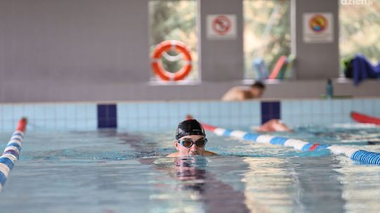 111 kilometrów w wodzie! Maraton pływacki w  pływalni "Foka"