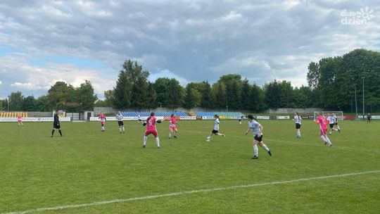 17 bramek w dwóch meczach - grała IV liga kobiet