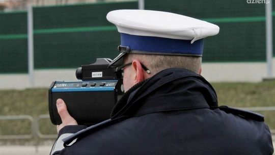 30 punktów karnych i mandat w wysokości 2700 złotych