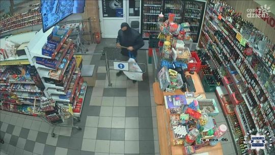 54-latek z Ostrowca aresztowany po rozboju z użyciem siekiery