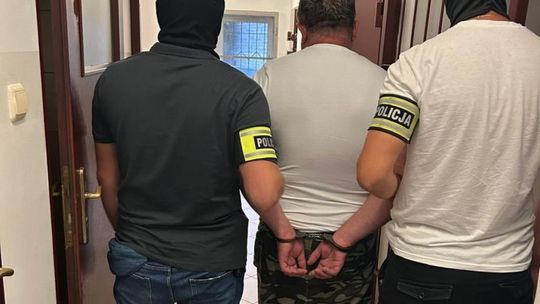 56-latek zatrzymany po brutalnym ataku na żonę. Grozi mu 25 lat