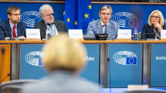 A. Jarubas: W ciągu trzech lat mogą pojawić się pierwsze szczepionki na nowotwory