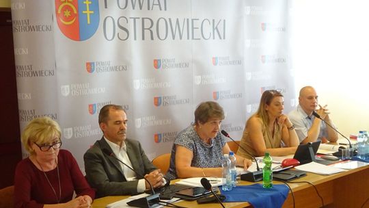 Absolutorium dla zarządu powiatu ostrowieckiego