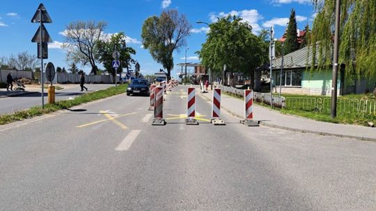 Aleja 3 Maja  w Ostrowcu jednokierunkowa