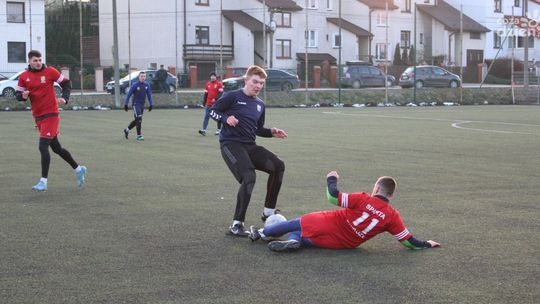 Alitu Ożarów – Walka z Sokołem Nisko i Spartą Dwikozy zakończona zwycięstwem i porażką