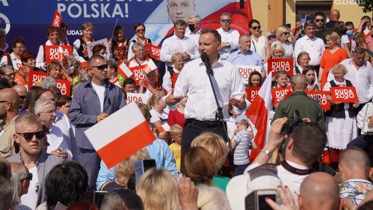 Andrzej Duda w Starachowicach. Przywitały go tłumy