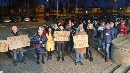 Ani jednej więcej! Ostrowczanie protestowali