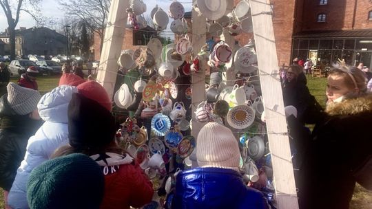 Artystyczna choinka zdobi Ostrowiecki Browar Kultury