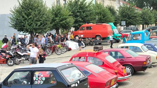 Auta "z duszą" zaparkowały w Opatowie