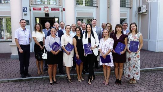 Awanse buskich nauczycieli 