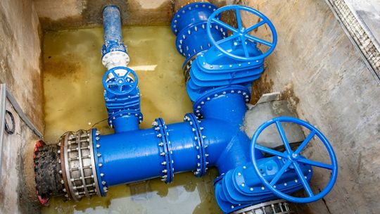 Awaria wodociągowa na ul. Jagiellońskiej. Kilka ulic bez wody