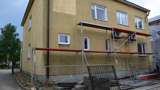 Będzie estetyczniej i oszczędniej. Ruszyła głęboka termomodernizacja budynków na terenie miasta i gminy Koprzywnica