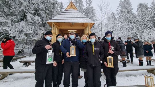 Betlejemskie Światło Pokoju już w Ostrowcu. Mieszkańcom przekazane zostanie w najbliższą niedzielę 
