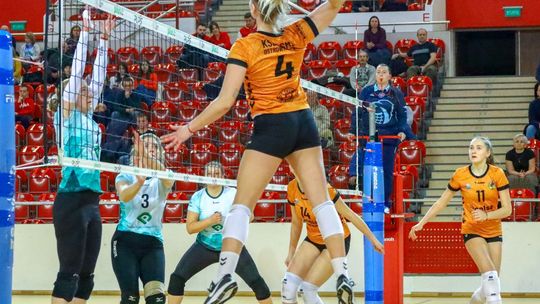 Bez punktów na początek roku - porażka siatkarek KSZO SMS