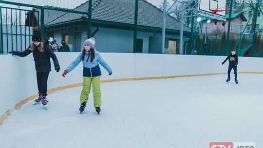 Bezpłatna nauka jazdy na łyżwach na opatowskim lodowisku 