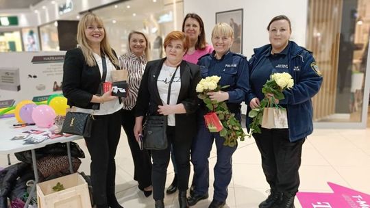 "Biała Wstążka" – ostrowieccy policjanci w akcji przeciw przemocy wobec kobiet