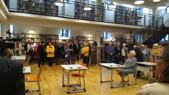 Biblioteka szerzej otwiera drzwi - można już samodzielnie wypożyczać książki