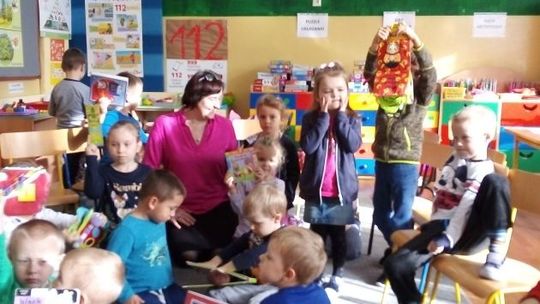 Biblioteka z wizytą w przedszkolu 