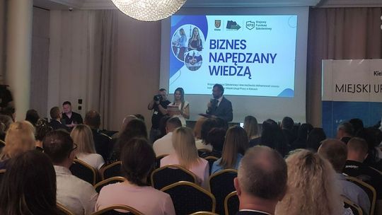 Biznes napędzany wiedzą. Krajowy Fundusz Szkoleniowy i inne możliwości dofinansowań rozwoju kadr, które oferuje Miejski Urząd Pracy w Kielcach