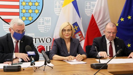 Blisko 11 mln zł na nowe oświetlenie, rewitalizację i termomodernizację świętokrzyskich gmin