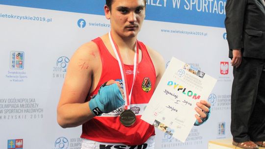 Brąz pięściarza KSZO
