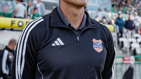 Bruk-Bet Termalica gotowa na mecz z Koroną Kielce: Brosz stawia na skuteczność i atut własnego boiska