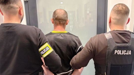 Brutalne znęcanie się nad psem. 41-latek zatrzymany przez policję z Chęcin