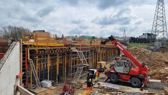 Budowa obwodnicy Wąchocka – prace ziemne na półmetku