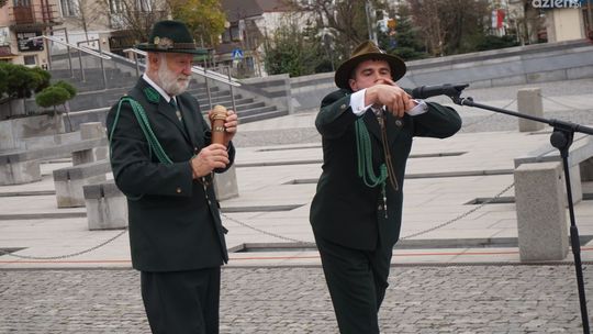 Burgery z dzika i koncert sygnalistów