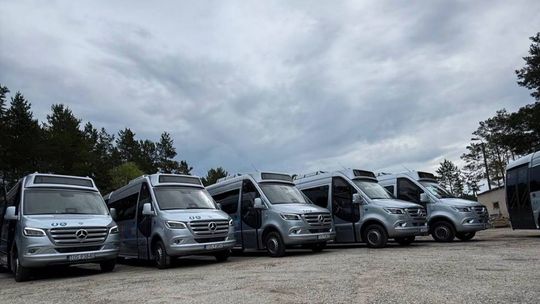 Busy zakupione przez powiat ostrowiecki wyjechały na trasy