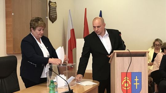 Byli członkowie zarządu wybrani na starostę i wicestarostę powiatu ostrowieckiego