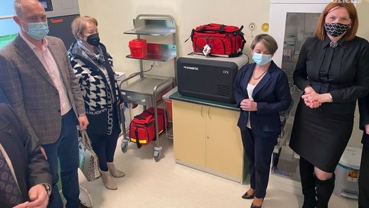 Cementownia Ożarów podarowała sprzęt szpitalowi w Opatowie