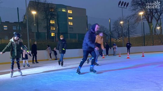 Chętnych do jazdy na łyżwach nie brakuje 