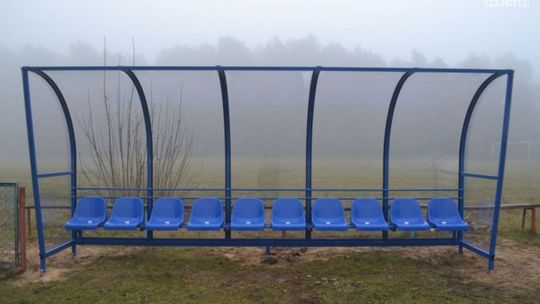 ĆMIELÓW - nowe wiaty na stadionie