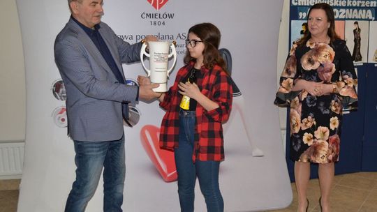 Ćmielowianka najpiękniej udekorowała  porcelanową figurkę