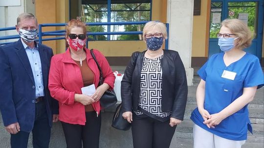 Ćmielowscy radni zrobili "zrzutkę" dla szpitala