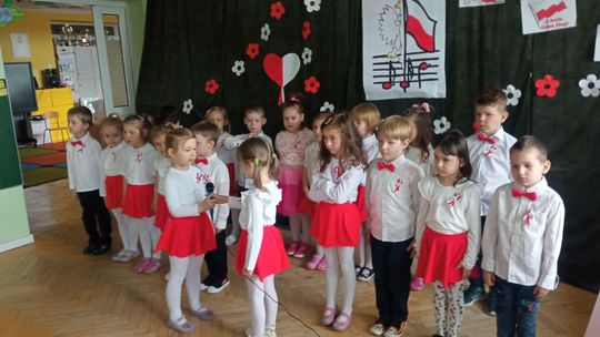 "Co Za Dzieci": Przedszkolaki z 11-stki o Majowych Świętach 