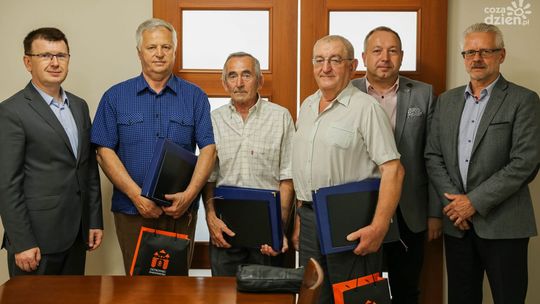 Coś się kończy, coś zaczyna Coś się kończy, coś zaczyna