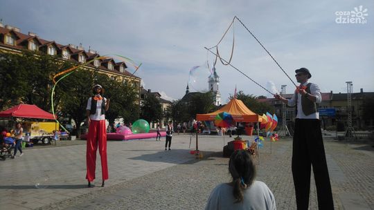 Cyganie i cyrkowcy w Rynku w Ostrowcu