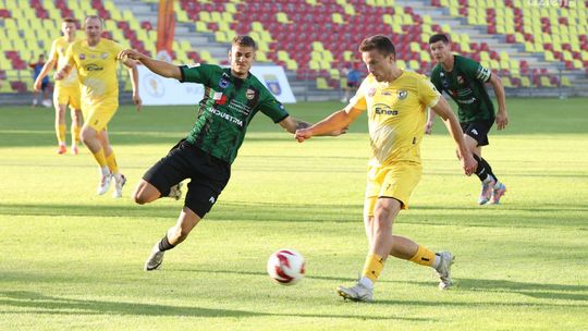 Czarni Połaniec przegrywają z faworytem 