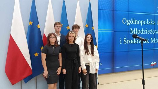  Członkowie Młodzieżowej Rady Gminy Górno na konferencji w Warszawie