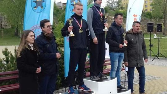 Cztery razy wybiegał podium