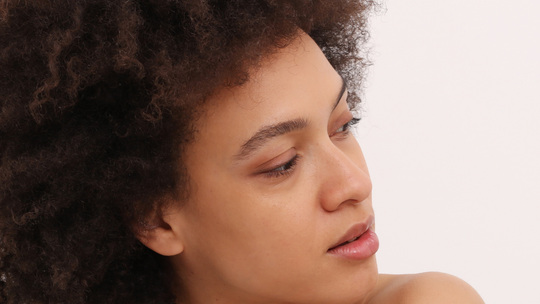 Czy skóra wrażliwa może się przetłuszczać?