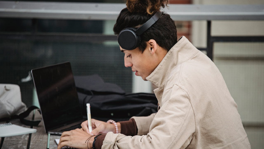 Czy województwo świętokrzyskie to dobre miejsce na start kariery dla młodych?