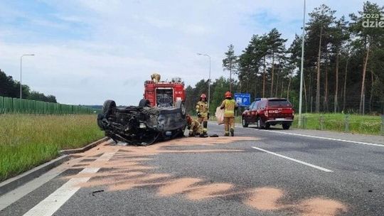 Dachowanie samochodu osobowego na S7