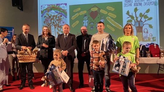 „Daj nadzieję na lepsze jutro” - Ostrowiec Świętokrzyski wspiera rodziny zastępcze