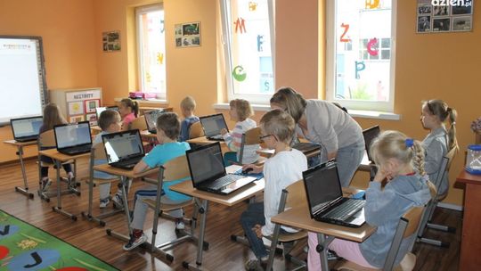 Darmowe laptopy trafiają do uczniów szkół podstawowych ze świętokrzyskiego